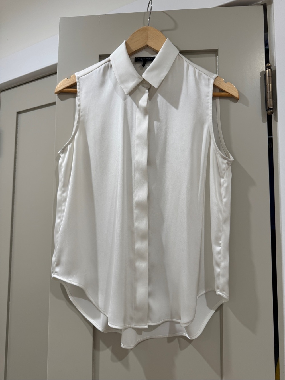Rag & Bone Classic Sleeveless Collared Cream Blouse